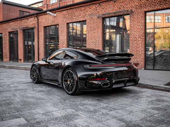 2026 Porsche 911 Turbo S VIII (992) Рестайлинг, чёрный, 36900000 рублей - вид 6