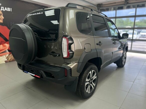 2026 Lada (ВАЗ) Niva Travel I Рестайлинг, коричневый - вид 6