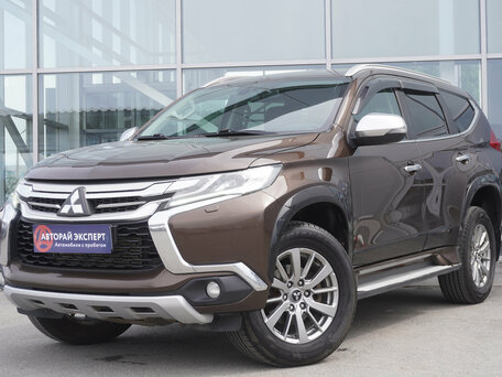 Mitsubishi Pajero Sport III