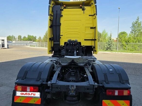 2021 Volvo FH, жёлтый, 9300000 рублей - вид 9