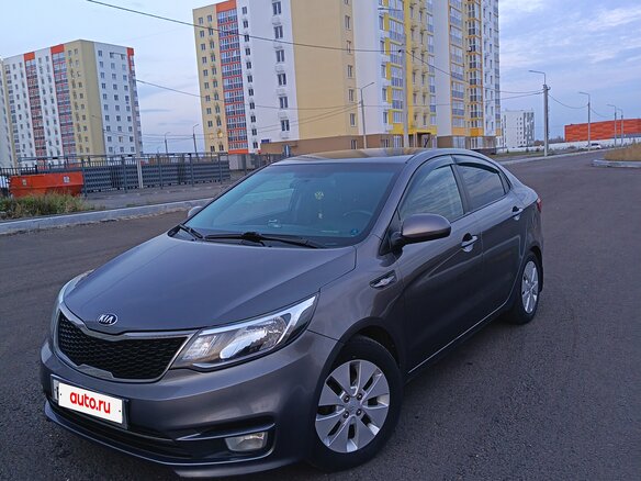 2015 Kia Rio III Рестайлинг, серый, 990000 рублей - вид 3