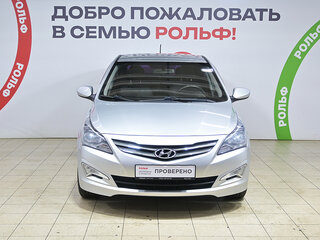 2016 Hyundai Solaris I Рестайлинг, серебристый, 950000 рублей, вид 2