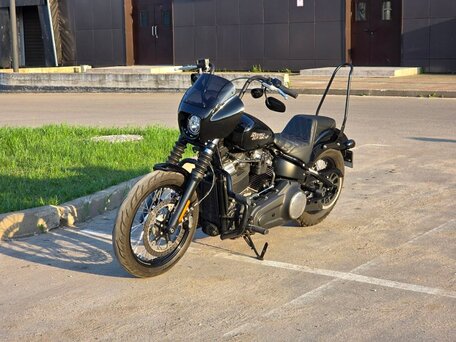 2018 Harley-Davidson Street Bob, чёрный, 1200000 рублей, вид 5