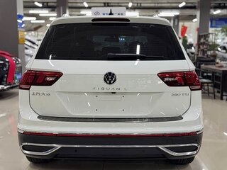 2023 Volkswagen Tiguan II Рестайлинг, белый, 2430000 рублей, вид 5