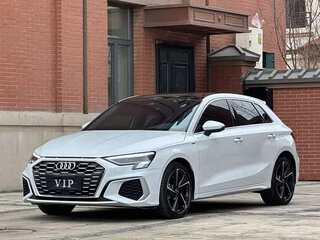 2023 Audi A3 Sportback 35 TFSI IV (8Y), белый, 1795000 рублей, вид 3