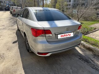 2012 Toyota Avensis III Рестайлинг, серебристый, 1400000 рублей, вид 3