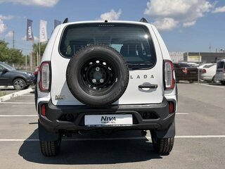 2026 Lada (ВАЗ) Niva Travel I Рестайлинг, белый, 1603000 рублей, вид 3