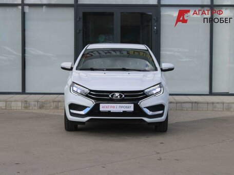 2025 Lada (ВАЗ) Vesta I Рестайлинг (NG), белый, 1612000 рублей, вид 2