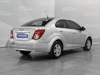 2014 Chevrolet Aveo II, серебристый, 600000 рублей, вид 5