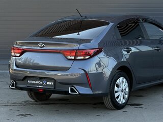 2021 Kia Rio IV Рестайлинг, серый, 1699000 рублей, вид 5