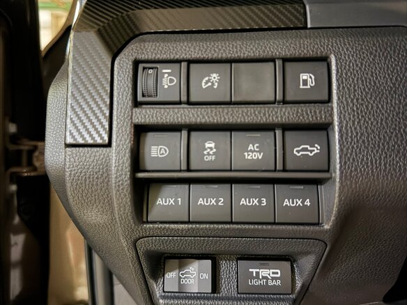2025 Toyota Tacoma IV, коричневый, 10400000 рублей - вид 14