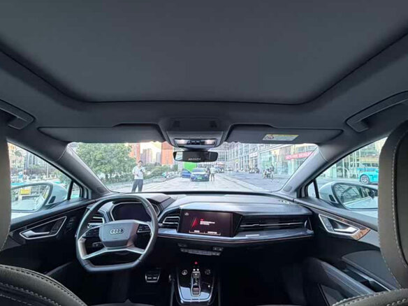 2025 Audi Q4 e-tron 40 I, белый - вид 9