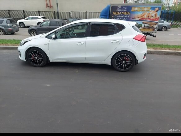2015 Kia Ceed II Рестайлинг, белый, 1350000 рублей - вид 2