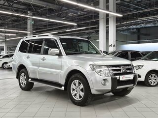 2010 Mitsubishi Pajero IV, серебристый, 1289000 рублей, вид 2