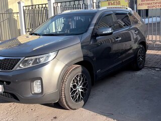 2014 Kia Sorento II Рестайлинг, серый, 1700000 рублей, вид 1