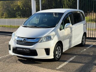 2014 Honda Freed I Рестайлинг, белый, 1219000 рублей, вид 3