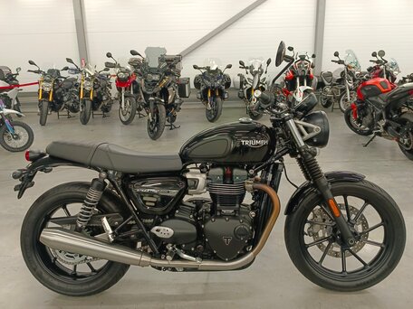 2023 Triumph Speed Twin, чёрный, 930000 рублей, вид 2