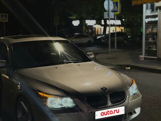 2003 BMW 5 серии 520i V (E60/E61), серебристый, 900000 рублей, вид 4