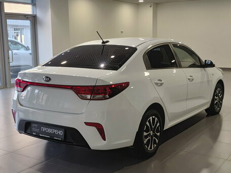 2017 Kia Rio IV, белый, 1210000 рублей, вид 5