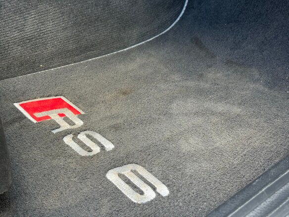 2010 Audi RS 6 II (C6), серый, 3650000 рублей - вид 21