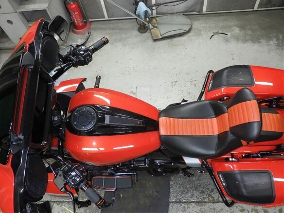 2024 Harley-Davidson CVO Street Glide, оранжевый, 4430000 рублей - вид 10