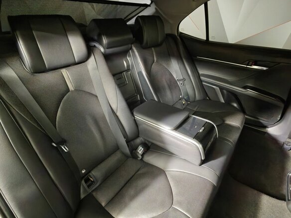 2021 Toyota Camry VIII (XV70) Рестайлинг, белый, 2830000 рублей - вид 16