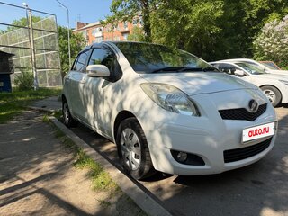 2010 Toyota Vitz II (XP90), белый, 650000 рублей, вид 3