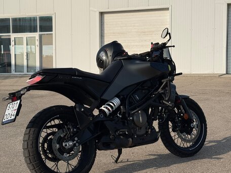 2024 Husqvarna Svartpilen 401, чёрный, 565000 рублей, вид 1