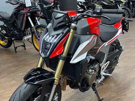 2026 QJMotor SRK 550, красный, 569000 рублей, вид 2