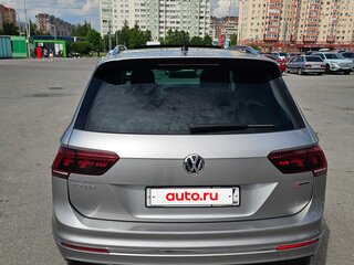 2020 Volkswagen Tiguan II, серый, 3650000 рублей, вид 5