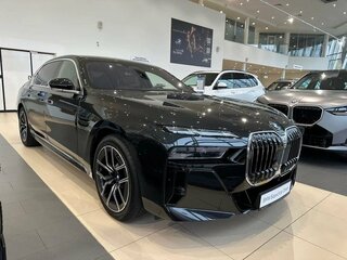 2026 BMW 7 серии 740d xDrive VII (G70), чёрный, 15800000 рублей, вид 3