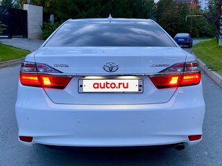 2017 Toyota Camry VII (XV50) Рестайлинг, белый, 1700000 рублей, вид 5