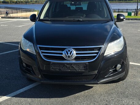 2011 Volkswagen Tiguan I, чёрный, 1300000 рублей, вид 1