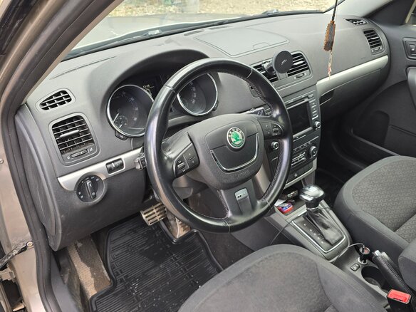 2012 Skoda Yeti I, серый, 790000 рублей - вид 5