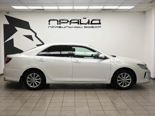 2016 Toyota Camry VII (XV50) Рестайлинг, белый, 1963000 рублей, вид 5