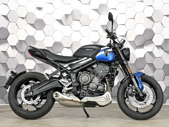 2026 Triumph Trident 660, чёрный - вид 2