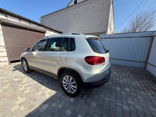 2014 Volkswagen Tiguan I Рестайлинг, серебристый, 1800000 рублей, вид 5