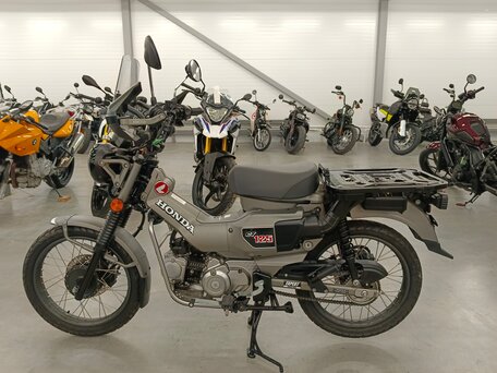 2023 Honda Super Cub, серый, 475000 рублей, вид 4