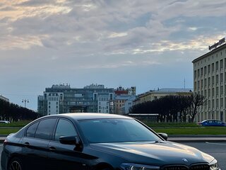 2017 BMW 5 серии 530d xDrive VII (G30/G31/G38), чёрный, 4700000 рублей, вид 3