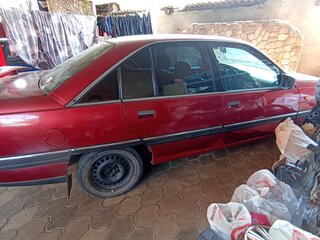 1991 Opel Omega A, пурпурный, 125000 рублей, вид 2