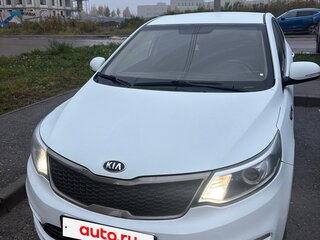 2015 Kia Rio III Рестайлинг, белый, 970000 рублей, вид 1