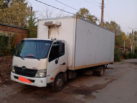 2012 Hino Series 300 (Dutro), белый, 1650000 рублей, вид 1