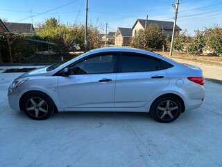 2013 Hyundai Solaris I, серебристый, 1000000 рублей, вид 3