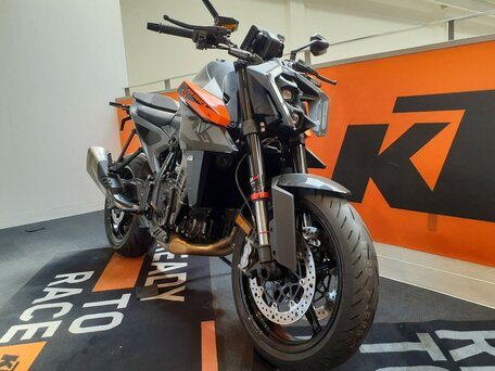 2024 KTM 990 Duke, чёрный, 1295000 рублей, вид 3