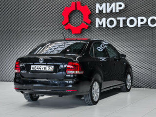 2015 Volkswagen Polo V Рестайлинг, чёрный, 940000 рублей, вид 4
