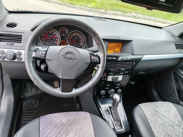 2008 Opel Astra GTC H Рестайлинг, серый, 450000 рублей - вид 5