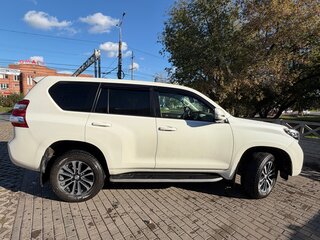 2014 Toyota Land Cruiser Prado 150 Series Рестайлинг 1, белый, 2895000 рублей, вид 3