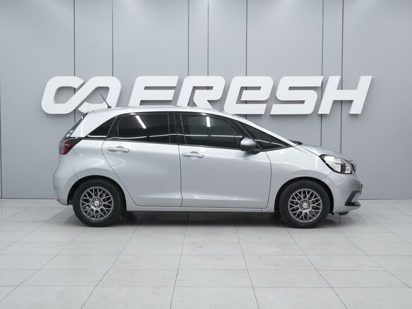 2021 Honda Fit IV, серебристый, 1260000 рублей - вид 4