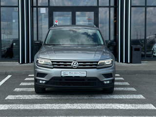 2020 Volkswagen Tiguan II, серый, 2119000 рублей, вид 2