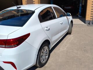 2019 Kia Rio IV, белый, 1100000 рублей, вид 3